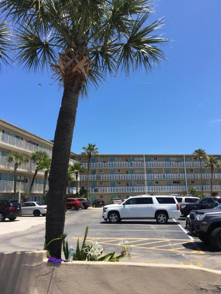 Apartament Ocean Breeze - Direct Ocean Front-Pool Is Open Daytona Beach Zewnętrze zdjęcie