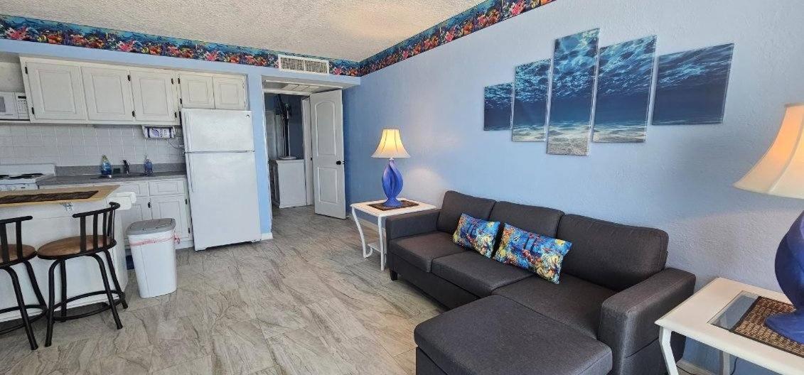 Apartament Ocean Breeze - Direct Ocean Front-Pool Is Open Daytona Beach Zewnętrze zdjęcie